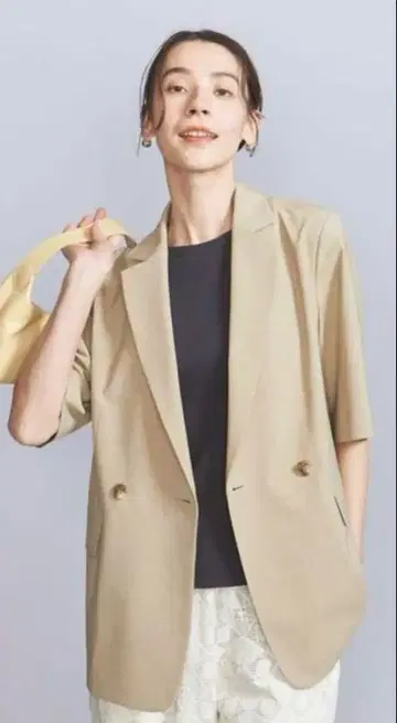 뷰티 앤 유스 하프 슬리브 자켓