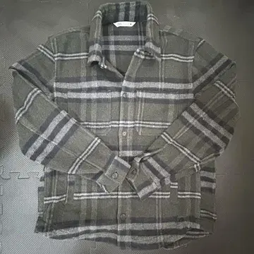 ZARA 짙은 녹색 체크 무늬 긴팔 셔츠 L
