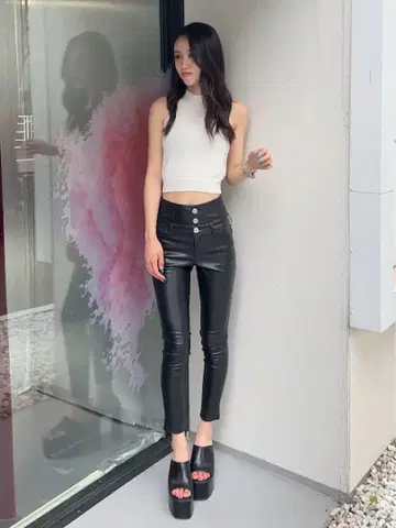 GYDA 가죽 하이웨스트 팬츠 블랙