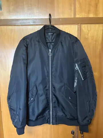 CONFIRM MA-1 블랙 자켓 L 사이즈