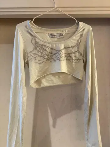 Sculptor 크롭 긴팔 T셔츠
