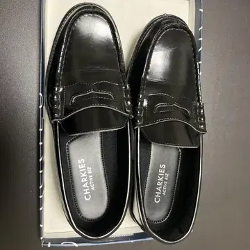 CHARKIES ACTIVE BIZ 블랙 로퍼 25.0cm