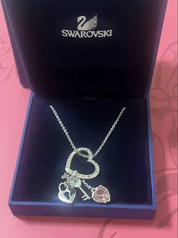 스와로브스키 Pink Heart Lock 펜던트 목걸이