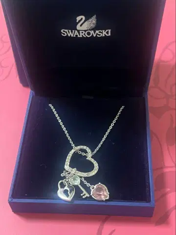 스와로브스키 Pink Heart Lock 펜던트 목걸이
