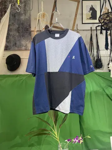 언리얼에이지 챔피온 T셔츠 size.S