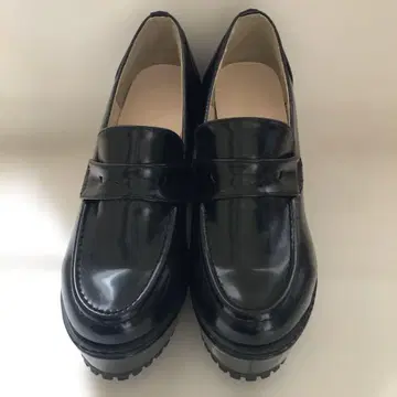 블랙 통굽 로퍼 M