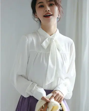 [ 새상품 ] 리본 타이 셔링 블라우스 화이트