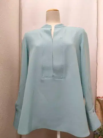 알아바일 블루 블라우스 노카라