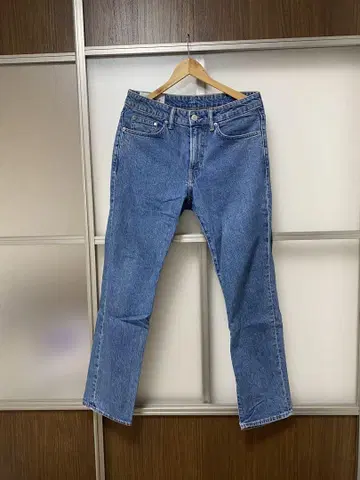 [ 구제 의류 ] H&M 레귤러 핏 스트레이트 데님 라이트 블루