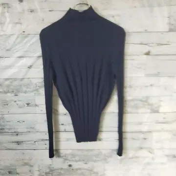 EMPORIO ARMANI 엠포리오 아르마니 하이넥 니트 얇은 소재