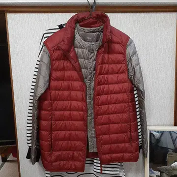 UNIQLO 빨간색 다운 베스트 M 사이즈