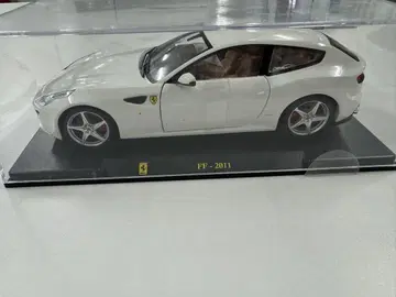 Ferrari FF 2011 화이트 미니카