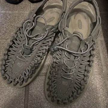 KEEN 스포츠 샌들 올리브 그린