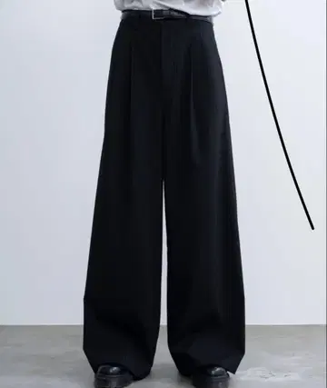 Two tuck wide straight stripe slacks