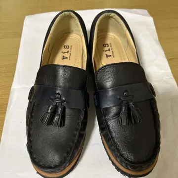 VIS 블랙 가죽 태슬 로퍼