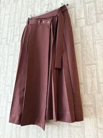 유나이티드 도쿄 미디 스커트