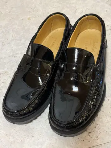 Paraboot BEAMS 별주 에나멜 로퍼 패턴트 레더
