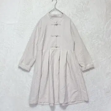노카라 미니 원피스 차이나 베이지 플레어 턱 레이스 긴팔