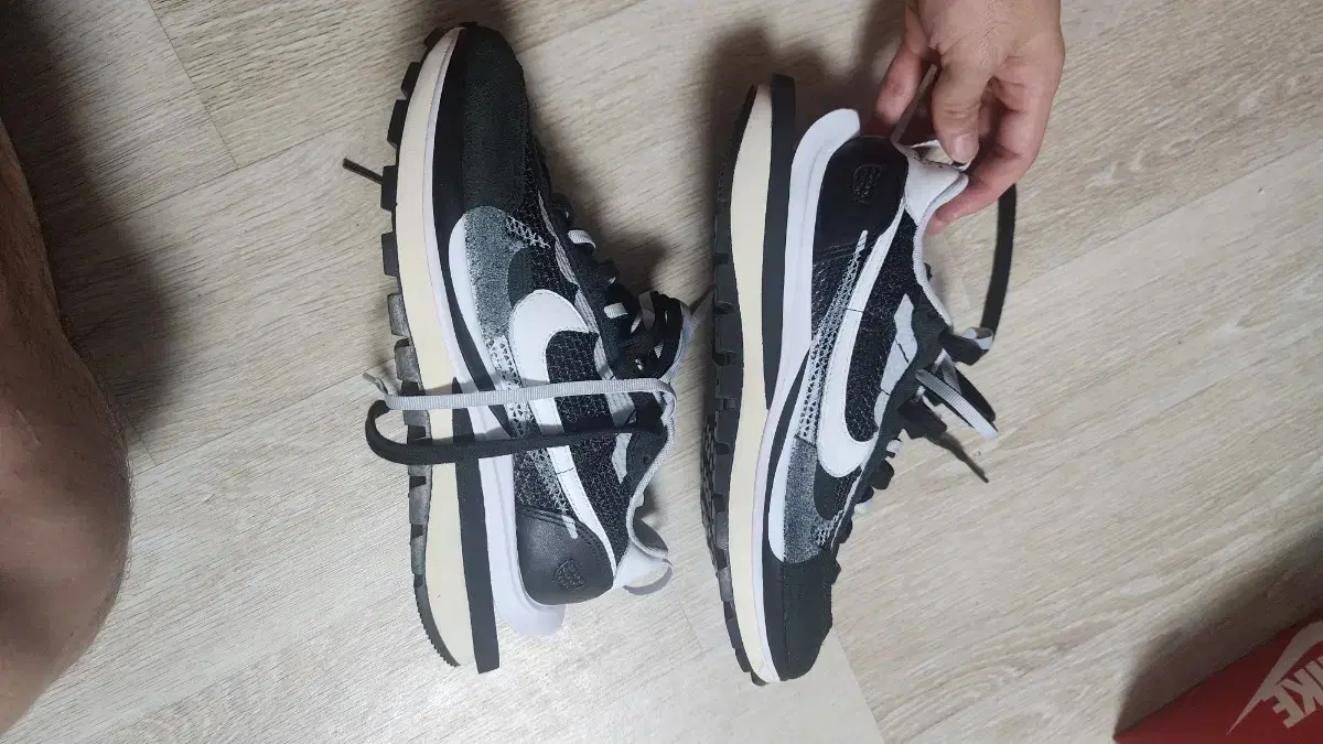 Nike x Sacai Black White Golden Size 255 Including Box and Certificate