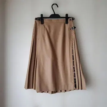 베이지 플리츠 스커트 체크