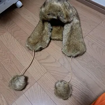 캐서리니 퍼 플라이트 캡 브라운 계열 귀도리 포함