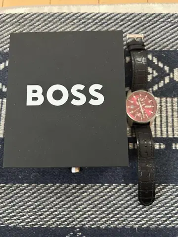 BOSS 시계 빨간색