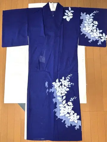 명주 다크 네이비 하나 문 쓰케사게