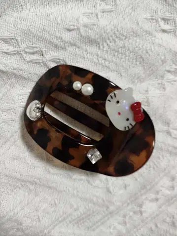레오파드 무늬 헬로키티 헤어핀
