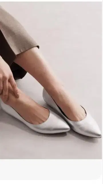 히미코 로우힐 펌프스 실버
