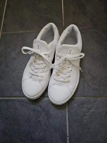 정품 On 로저 어드밴티지 스니커즈 26.5cm