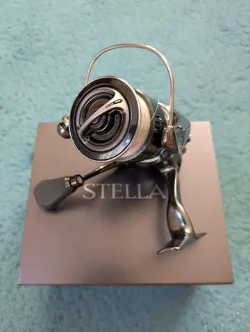 22 스텔라 C2500S 스피닝 릴