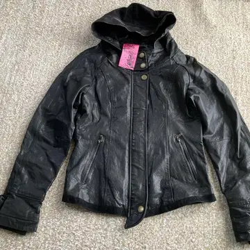 후드 부착 가죽 재킷