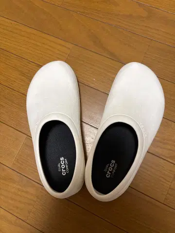 Crocs 실외용 신발 화이트