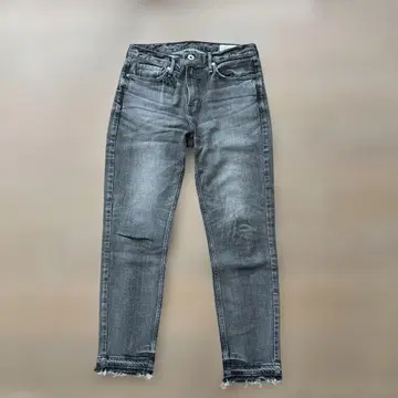 어퍼 하이츠 그레이 스트레이트 데님 컷오프 26