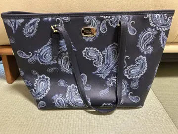 MICHAEL KORS 네이비 페이즐리 토트백
