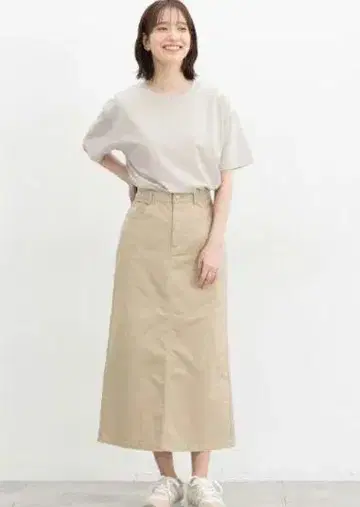 베이지 플레어 롱 스커트