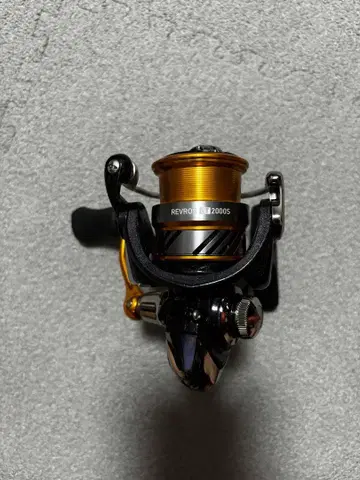 Daiwa REVROS LT2000S 스피닝 릴