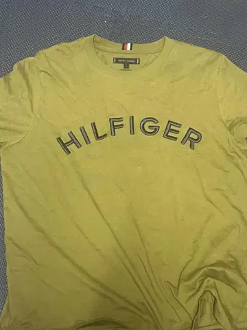 TOMMYHILFIGER 올리브 그린 T셔츠