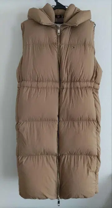 Tommy Hilfiger 베이지 후드 부착 롱 다운 베스트