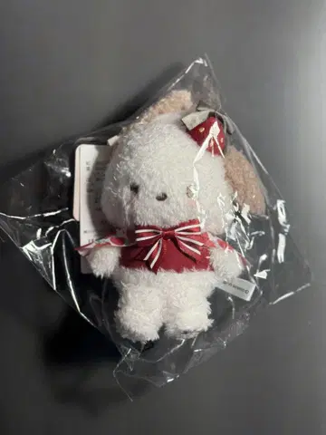 Maison de FLEUR 메종 드 플뢰르 산리오 딸기 신문 포차코