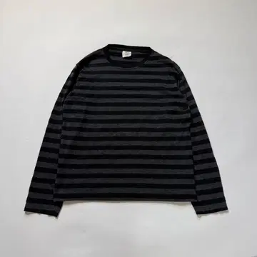 Unknown border long sleeve T-shirt