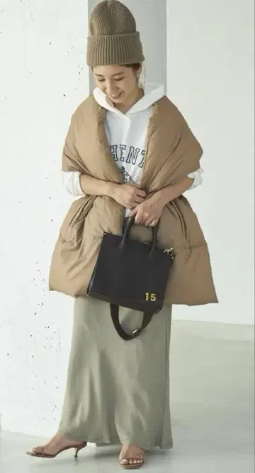 새상품 Plage 플라주 다운 스톨 한정판 베이지
