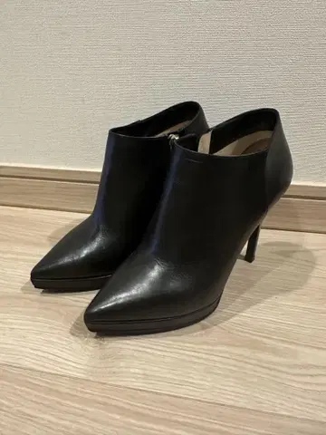 지미추 블랙 부티 34