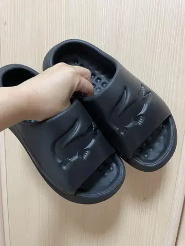 라코스테 통굽 샌들 37