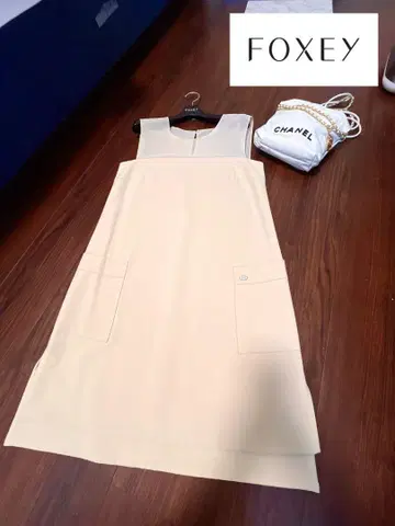 새상품급 폭시 뉴욕 박스 테일 원피스 베이지 40