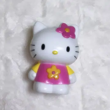 헬로키티 저금통 꽃 장식 포함