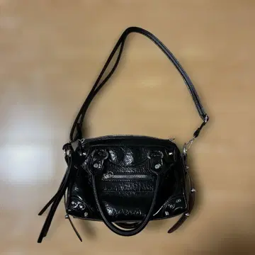 블랙 숄더백