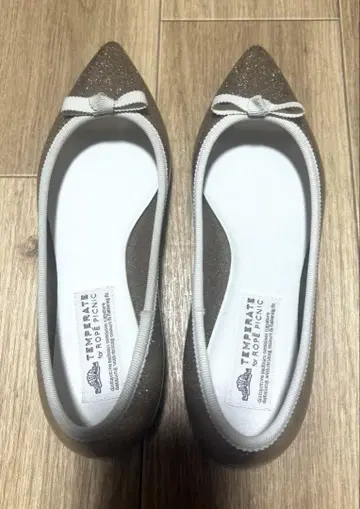 TEMPERATE 글리터 골드 레인 슈즈