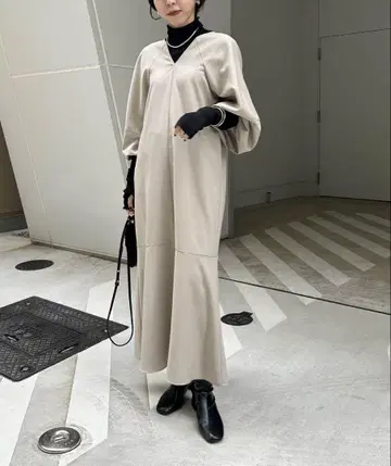 카프리슈 레마쥬 퍼프 머메이드 원피스 PS 그레이쉬 베이지