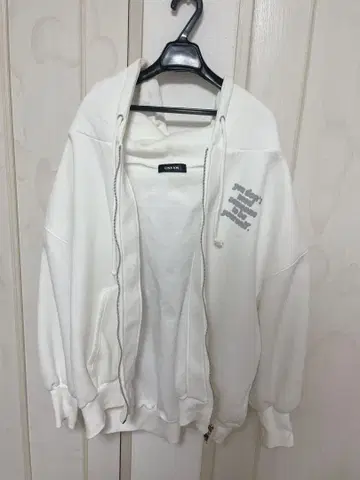 빅 실루엣 로고 후드티